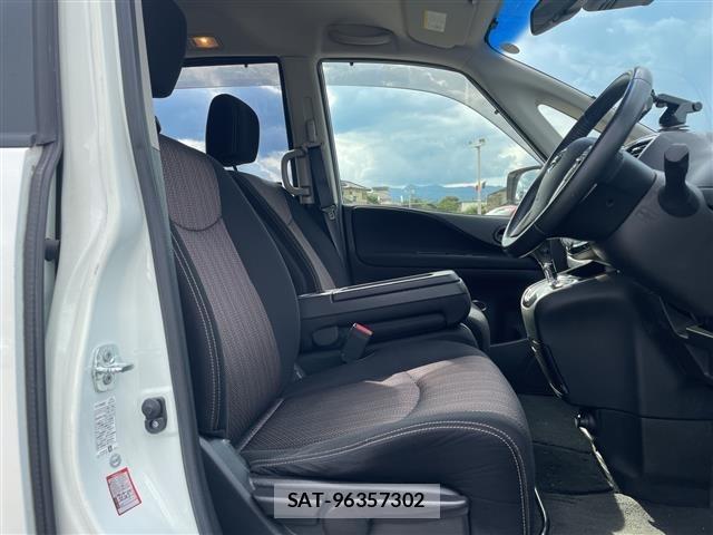 Nissan SERENA 2014 8671780-7
