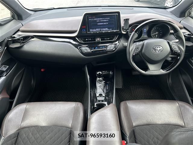 Toyota C-HR 2018 8684631-15