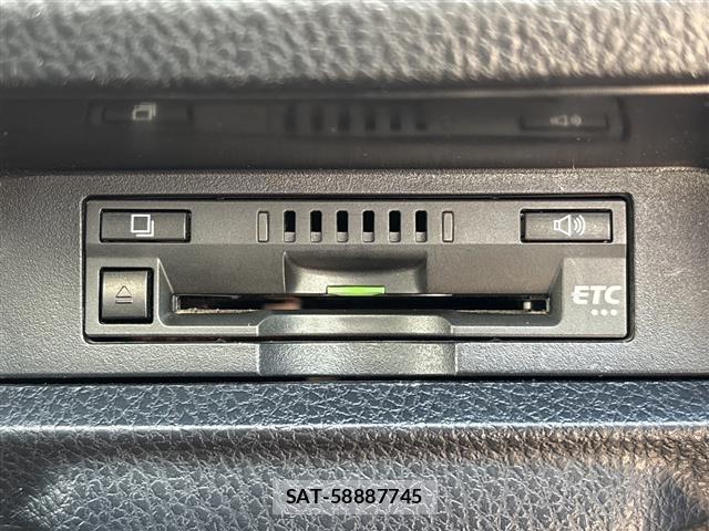 Toyota ESQUIRE 2018 8908783-1