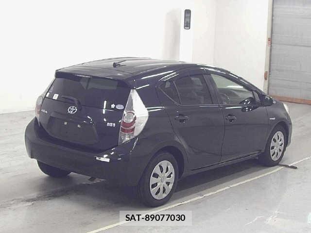 Toyota AQUA 2013 8704712-5