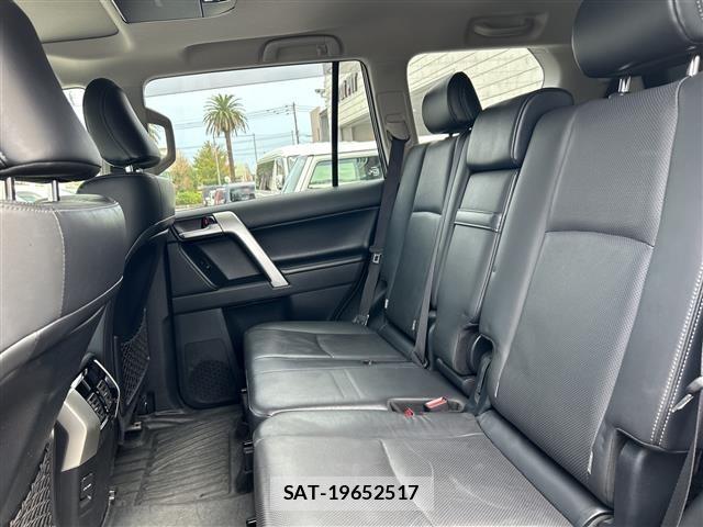 Toyota LAND CRUISER PRADO 2023 8907379-16