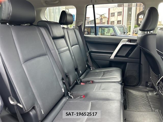 Toyota LAND CRUISER PRADO 2023 8907379-19