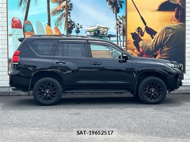 Toyota LAND CRUISER PRADO 2023 8907379-6