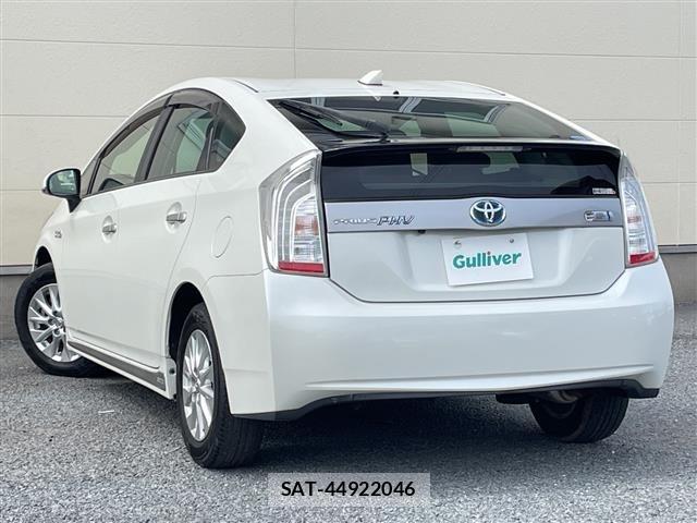 Toyota PRIUS PHV 2015 8915729-13