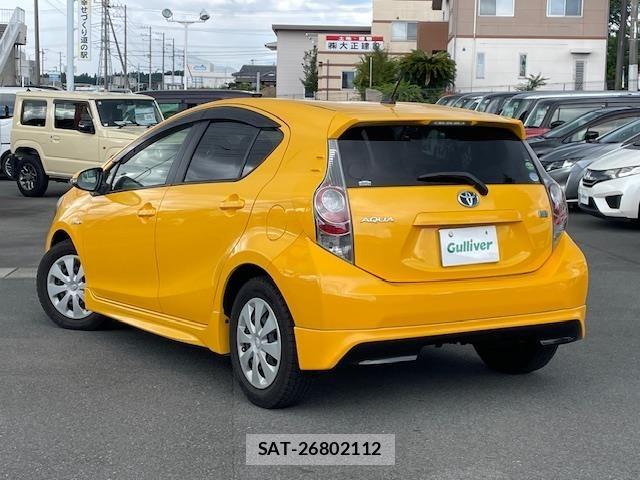 Toyota AQUA 2013 8705654-13