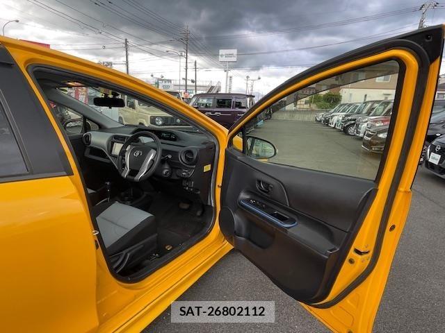 Toyota AQUA 2013 8705654-22