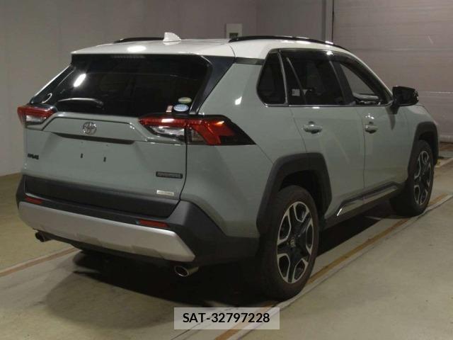 Toyota RAV4 2020 8680670-1