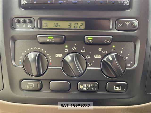 Toyota LAND CRUISER 2000 8910636-9