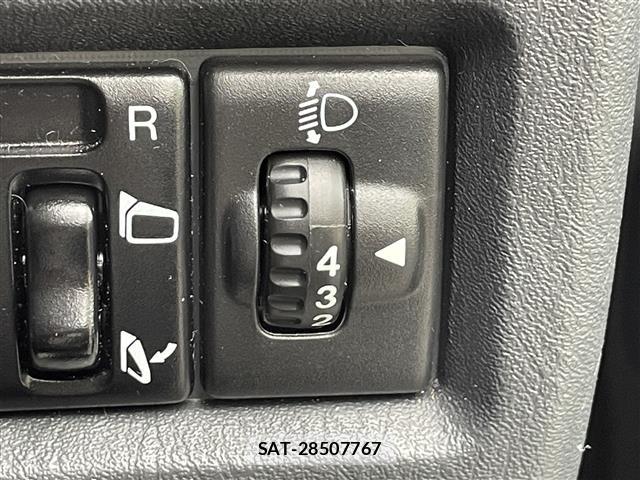 Suzuki JIMNY 2018 8748684-3