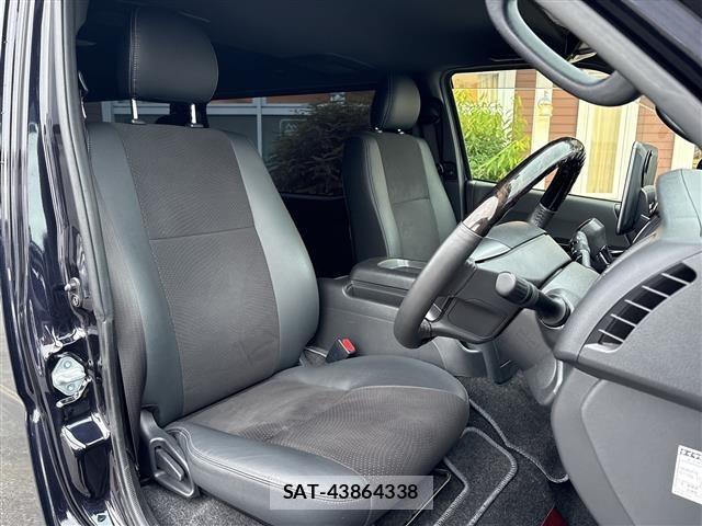 Toyota HIACE VAN 2020 8910525-1