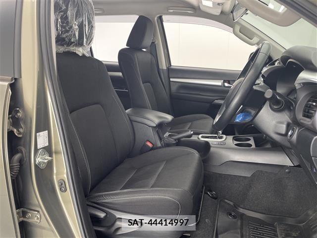 Toyota HILUX 2024 8682885-6