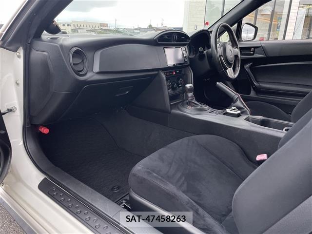 Toyota 86 2013 8892057-4