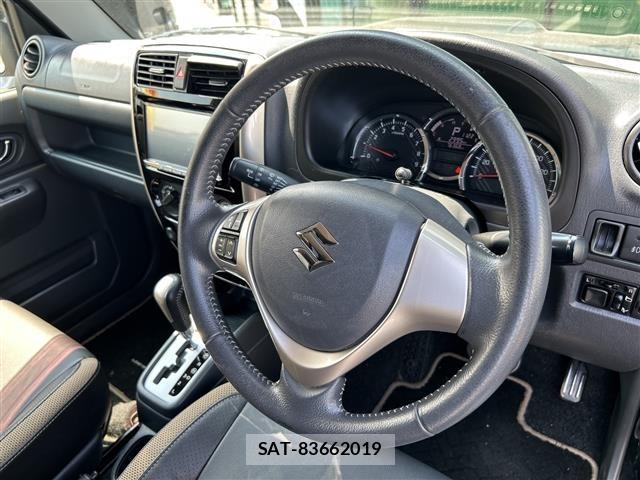 Suzuki JIMNY 2018 8932776-2
