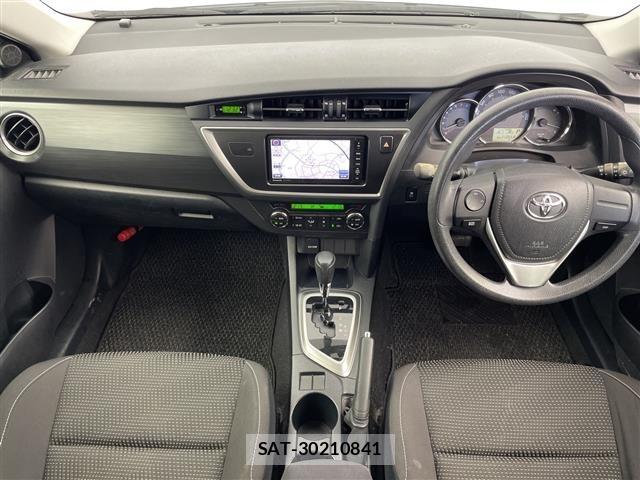 Toyota AURIS 2013 8683041-15