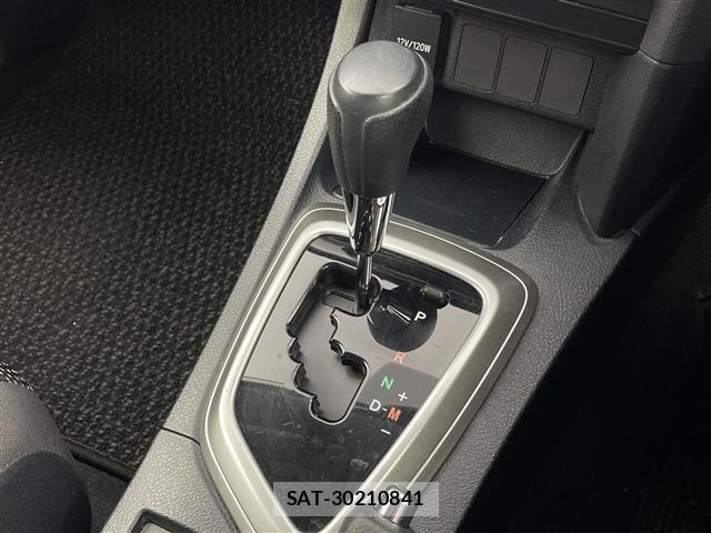 Toyota AURIS 2013 8683041-19