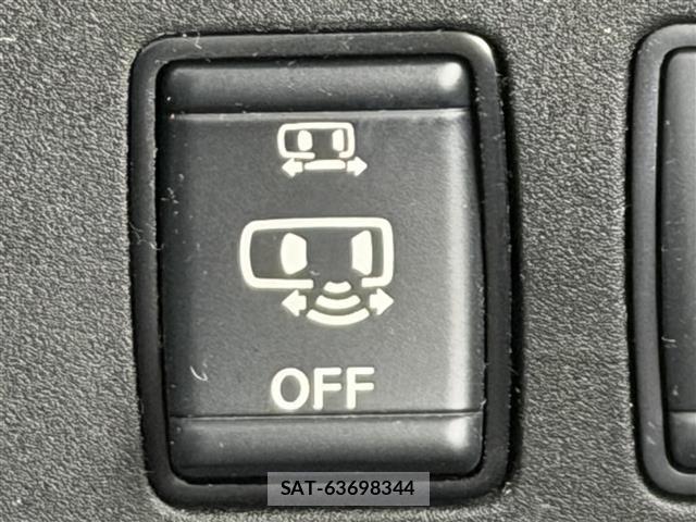 Nissan SERENA 2018 8926746-1