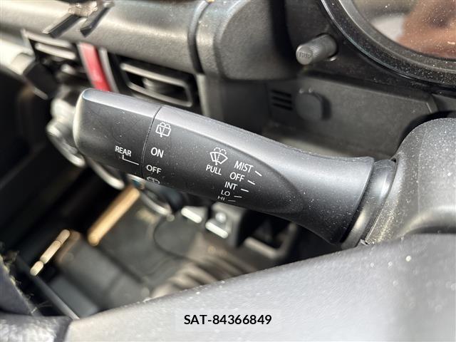 Suzuki JIMNY 2018 8748693-4