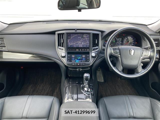 Toyota CROWN 2013 8937627-32