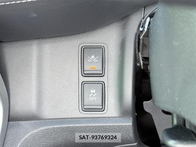 Nissan SERENA 2018 8926775-11