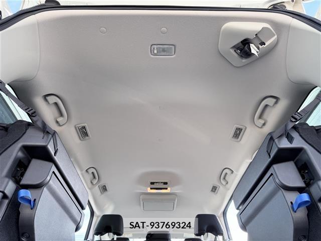 Nissan SERENA 2018 8926775-13