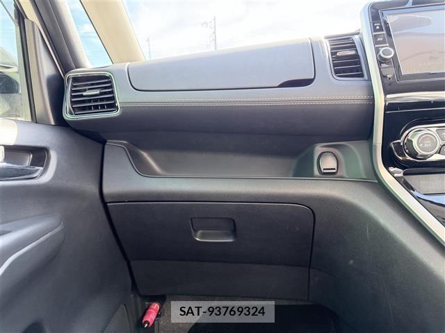 Nissan SERENA 2018 8926775-2