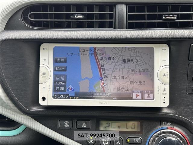 Toyota AQUA 2013 8705662-15