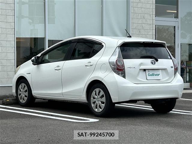 Toyota AQUA 2013 8705662-22