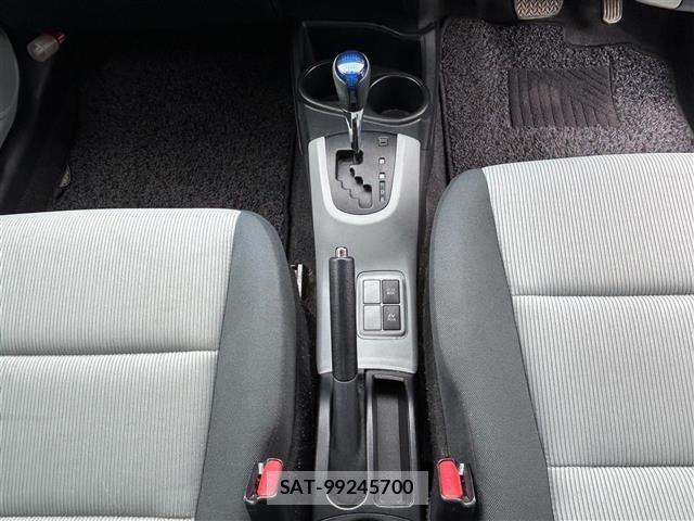 Toyota AQUA 2013 8705662-8