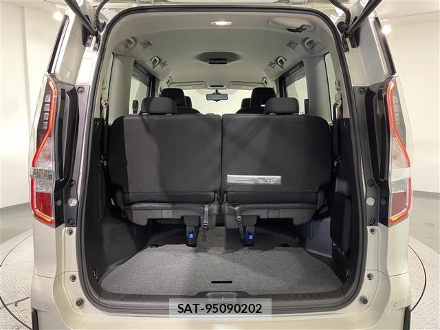 Nissan SERENA 2021 8926809-12