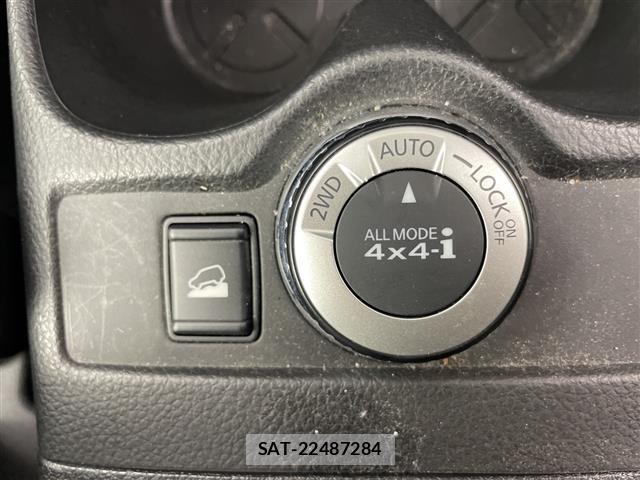 Nissan X-TRAIL 2015 8929389-10