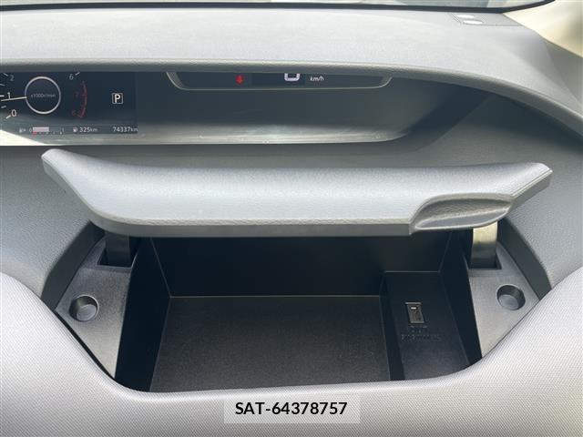 Nissan SERENA 2018 8926827-12