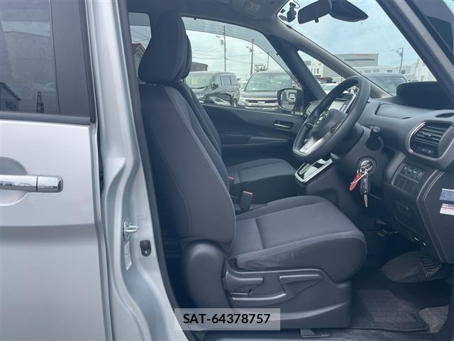 Nissan SERENA 2018 8926827-6