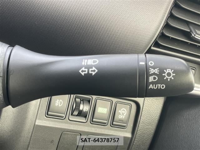 Nissan SERENA 2018 8926827-7