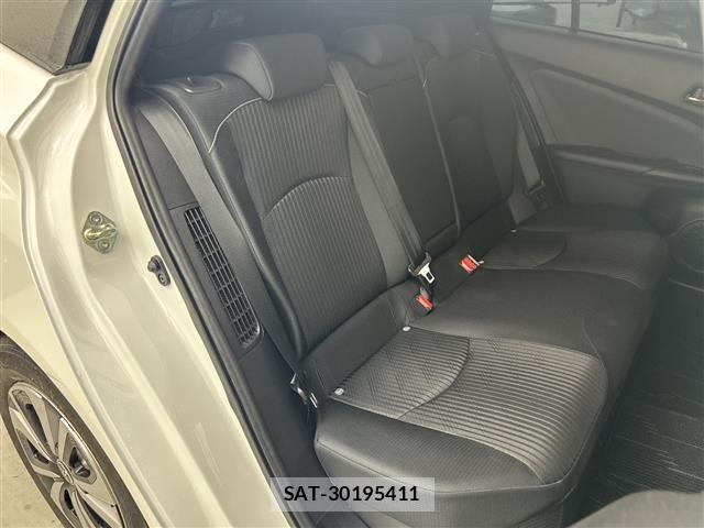 Toyota PRIUS PHV 2022 8915759-11