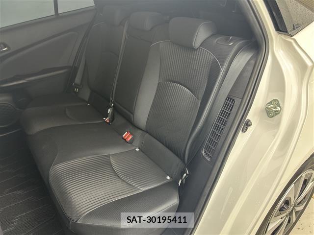 Toyota PRIUS PHV 2022 8915759-12