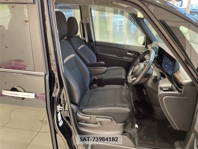 Nissan SERENA 2023 8926838-7