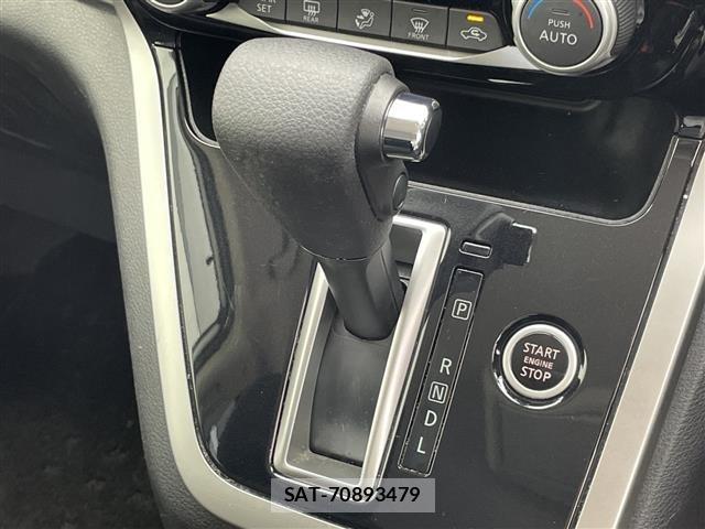 Nissan SERENA 2017 8926839-13