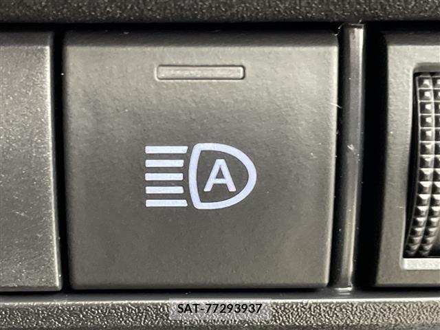 Toyota NOAH 2023 8683539-18