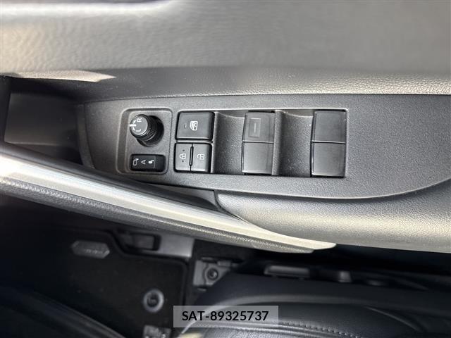 Toyota COROLLA CROSS 2023 8906489-7