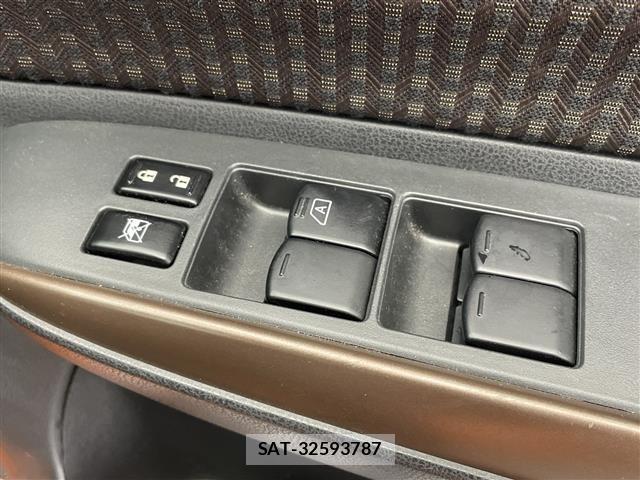 Nissan NOTE 2017 8912505-22