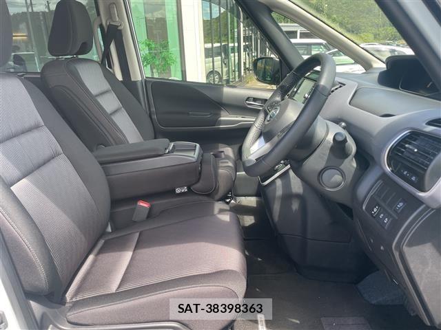 Nissan SERENA 2019 8671837-12