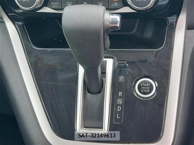 Nissan SERENA 2018 8671847-15