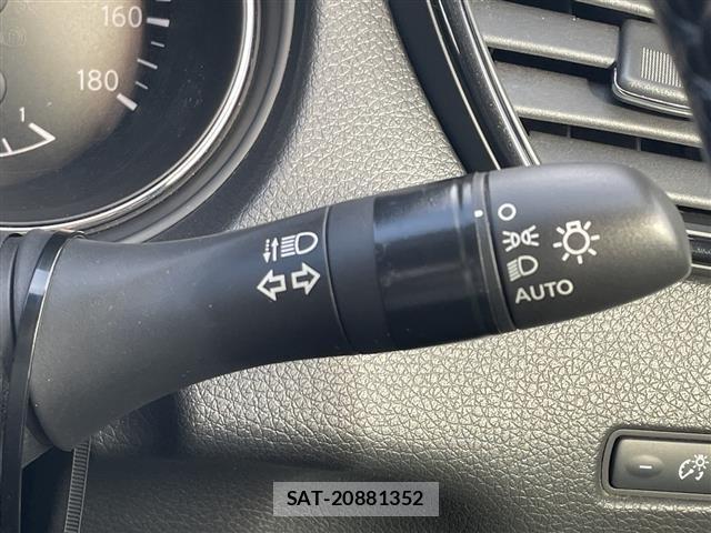 Nissan X-TRAIL 2017 8929403-10