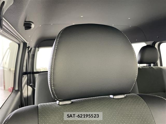 Toyota HIACE VAN 2026 8910526-1