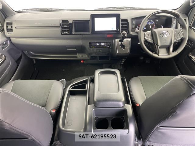 Toyota HIACE VAN 2026 8910526-14