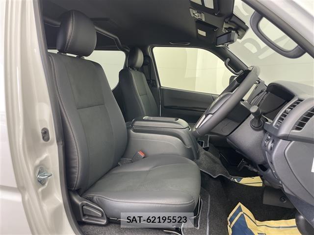 Toyota HIACE VAN 2026 8910526-19