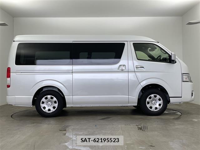 Toyota HIACE VAN 2026 8910526-4