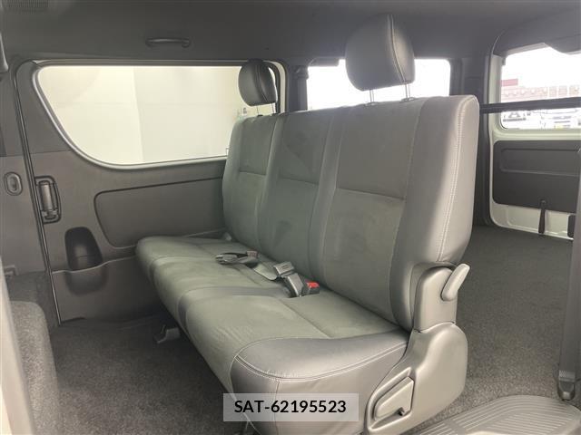 Toyota HIACE VAN 2026 8910526-5