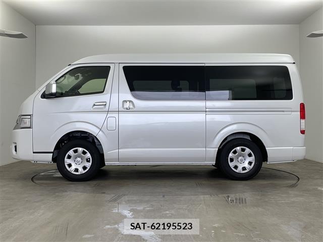 Toyota HIACE VAN 2026 8910526-6