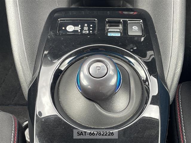 Nissan LEAF 2021 8928971-10